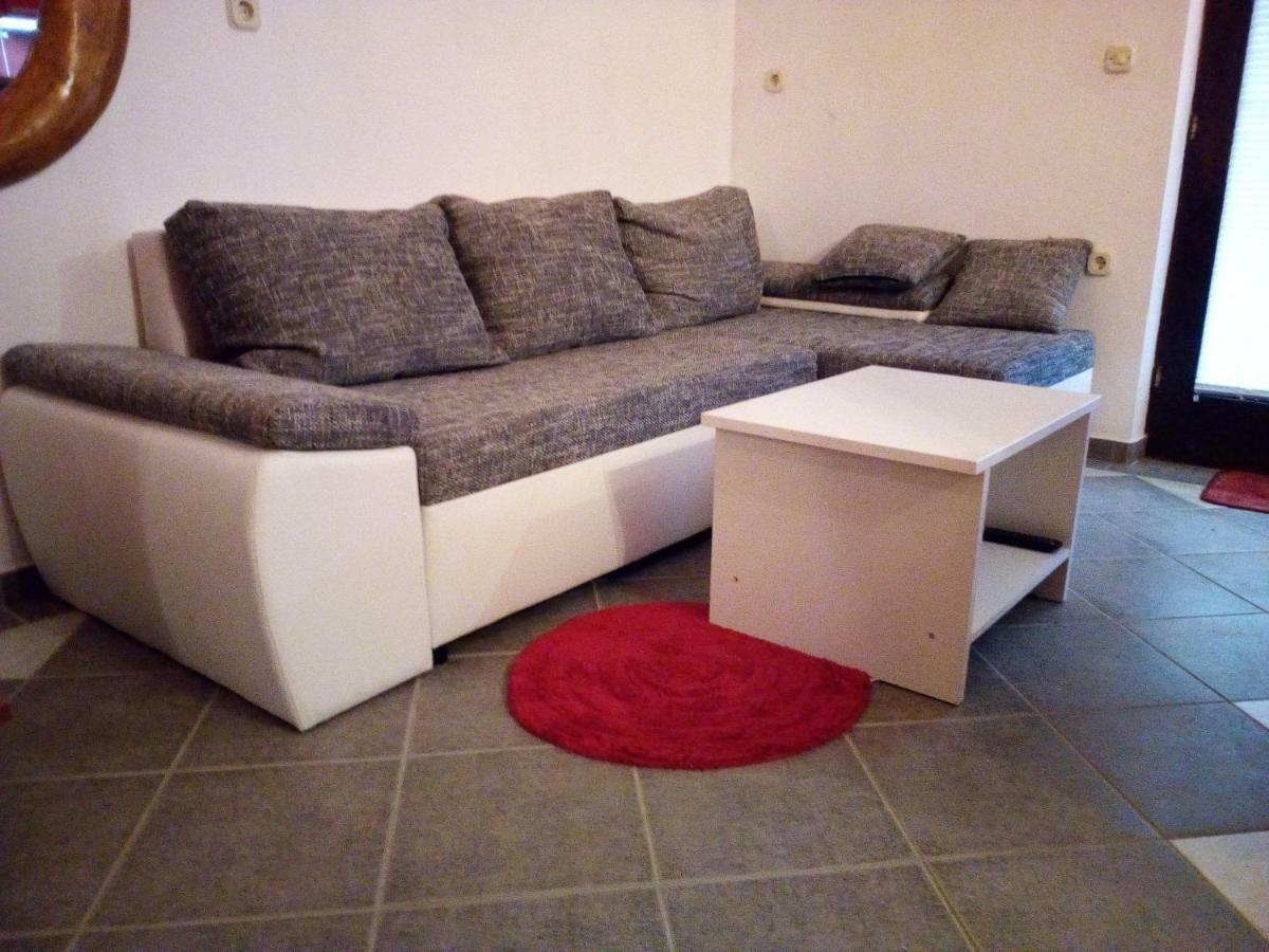 Studio Apartman Hrast Seline ภายนอก รูปภาพ