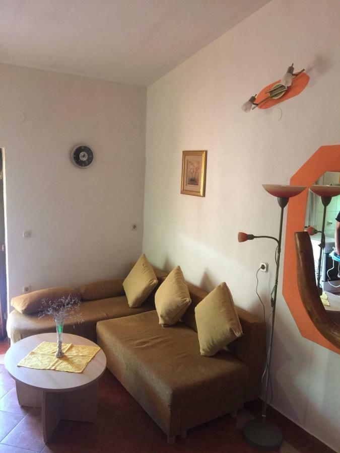 Studio Apartman Hrast Seline ภายนอก รูปภาพ